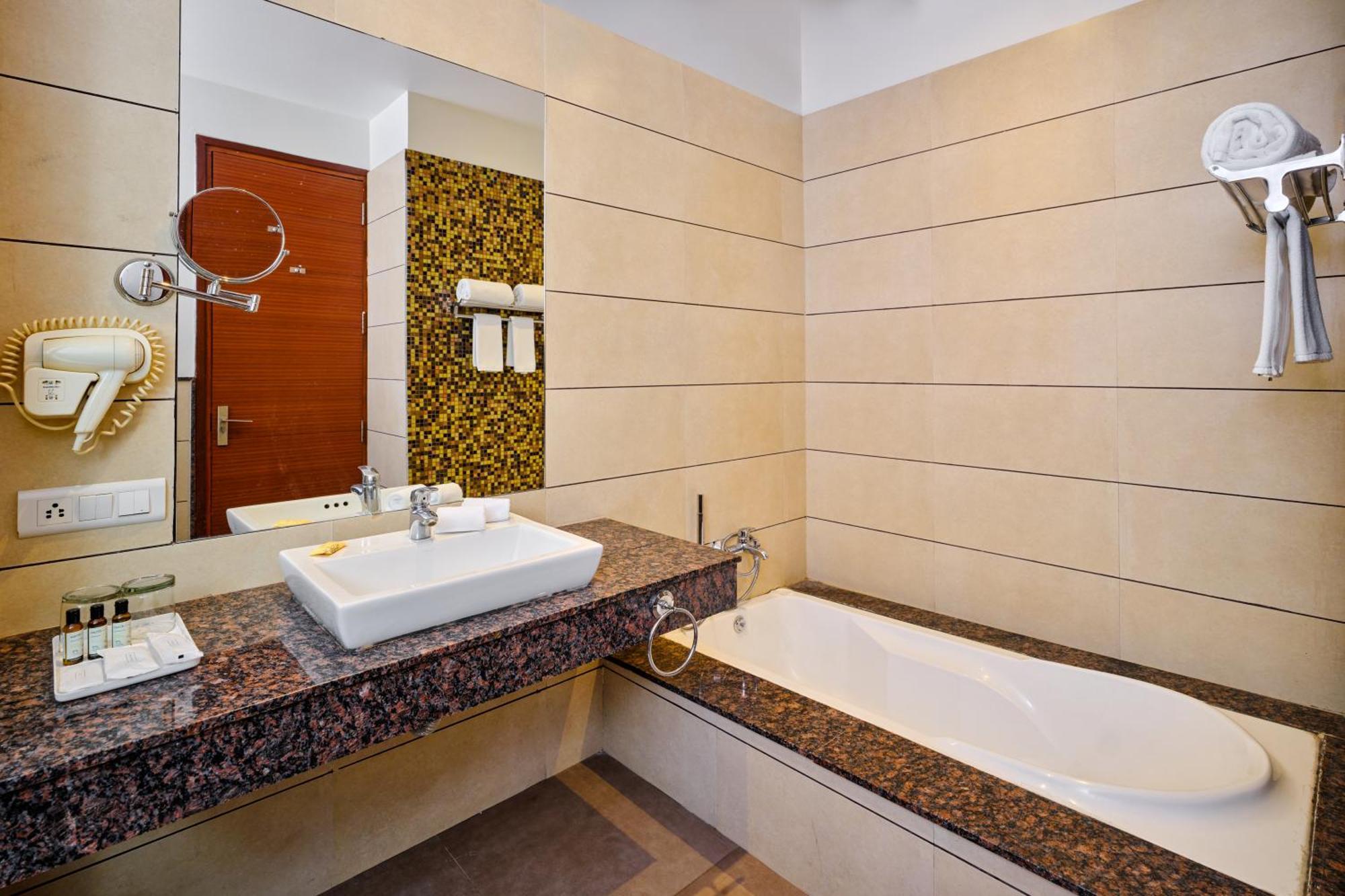 Best Western Country Woods Ambāla Εξωτερικό φωτογραφία